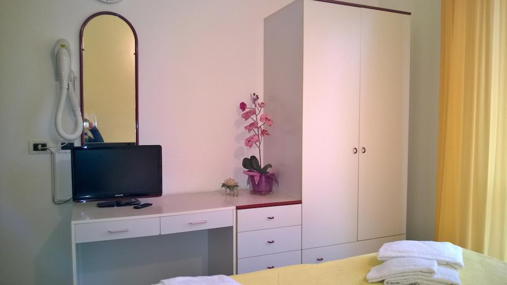 Hotel Paola Garden - Nuova Gestione Bellariva Di Rimini Room photo
